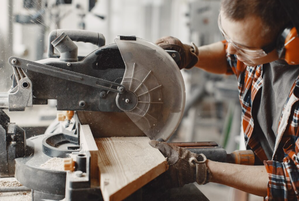 Dicas para Selecionar o Fabricante Ideal de Facas Industriais e Aumentar a Eficiência da Produção